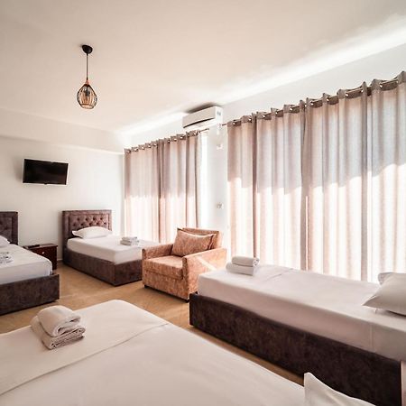 Alnes Hotel Sarande Exterior photo