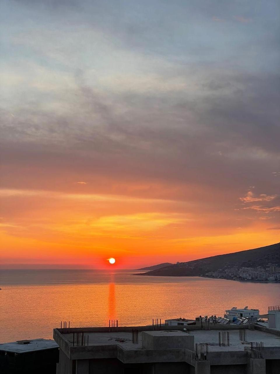 Alnes Hotel Sarande Exterior photo