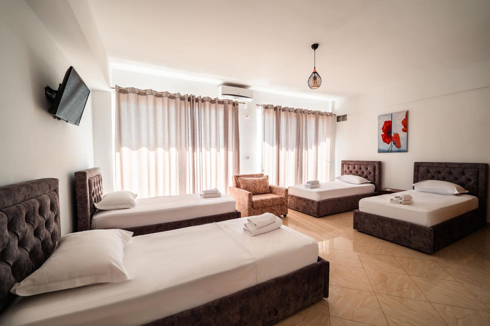 Alnes Hotel Sarande Exterior photo