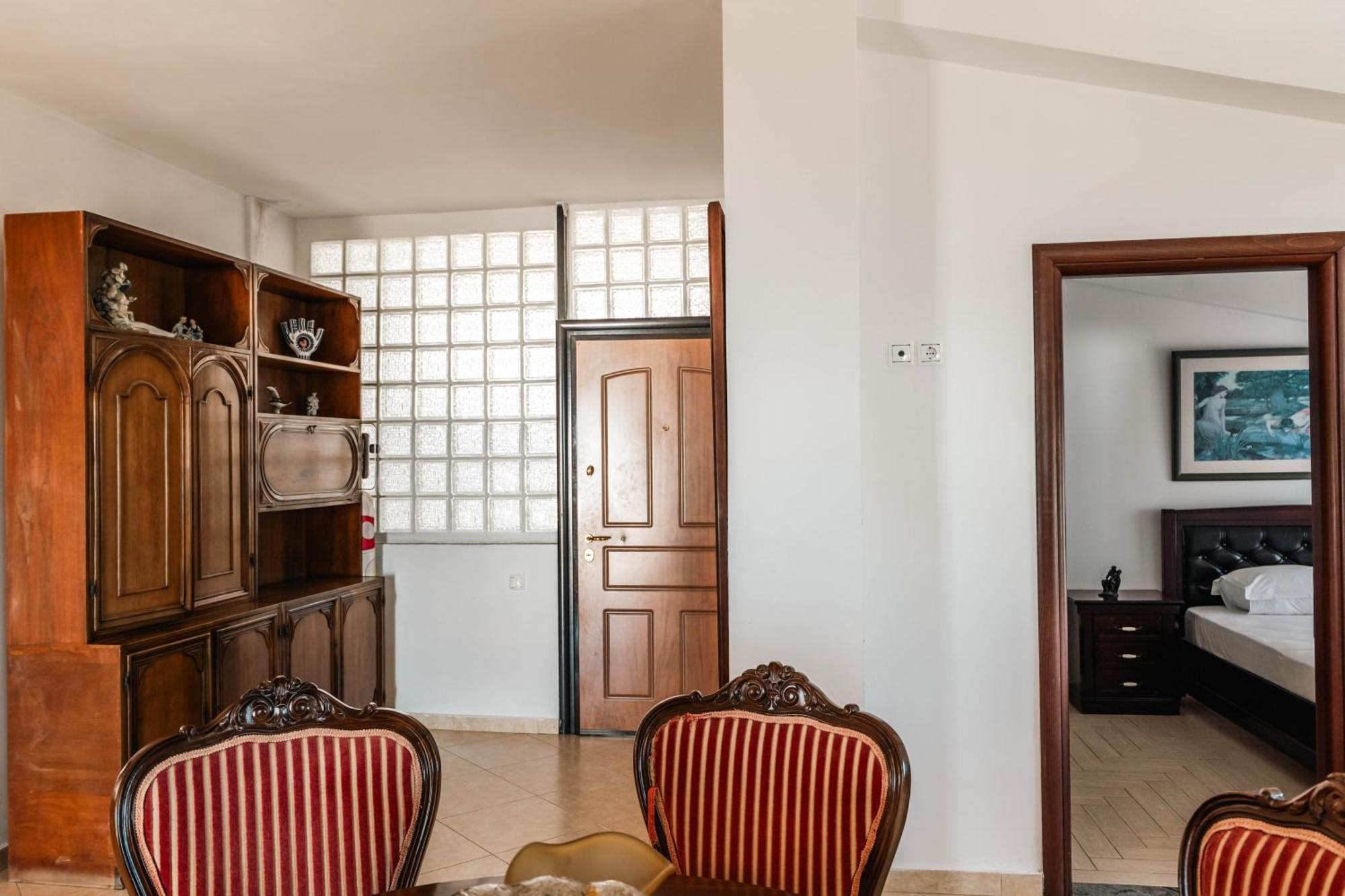 Alnes Hotel Sarande Exterior photo