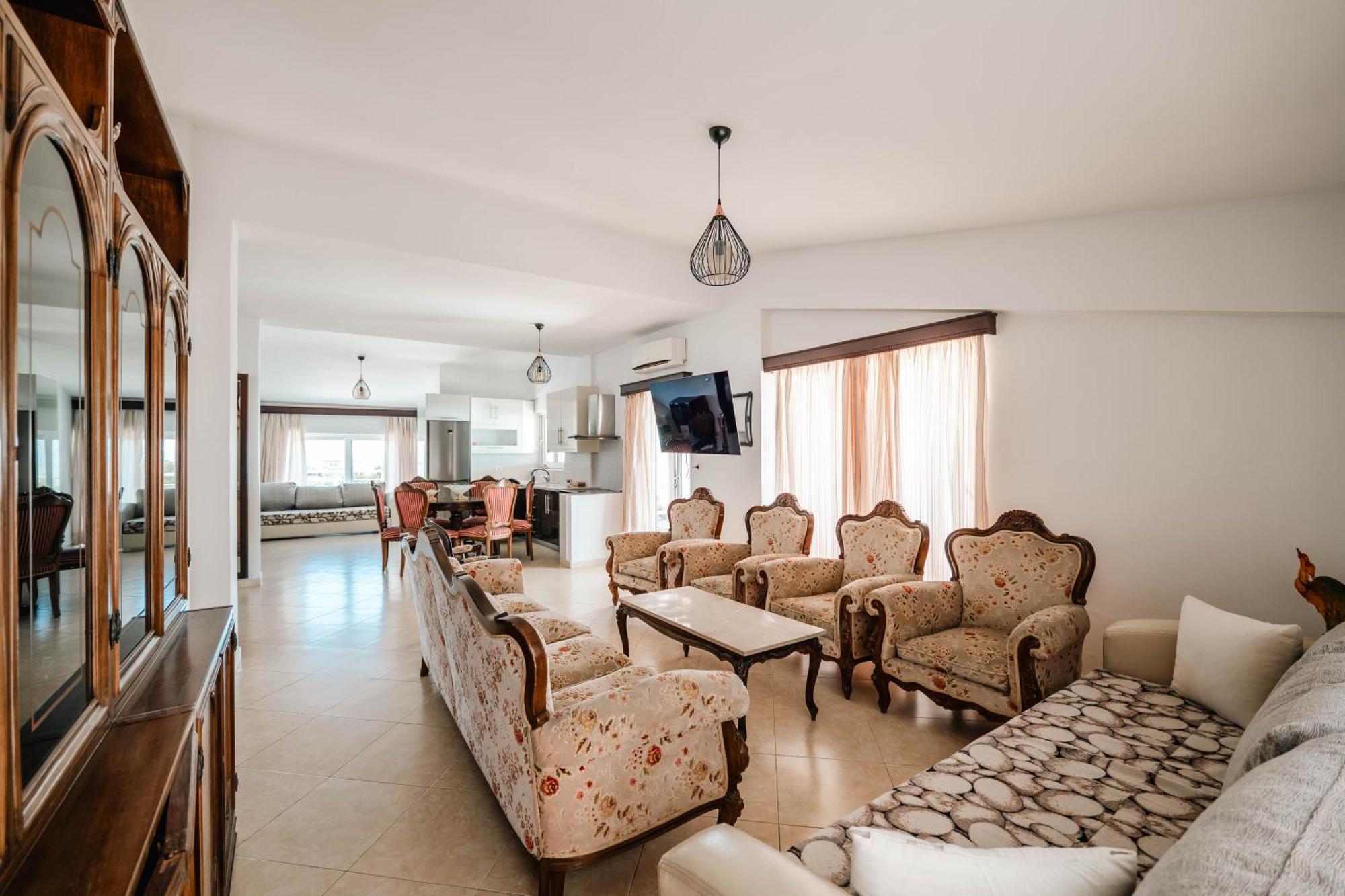 Alnes Hotel Sarande Exterior photo