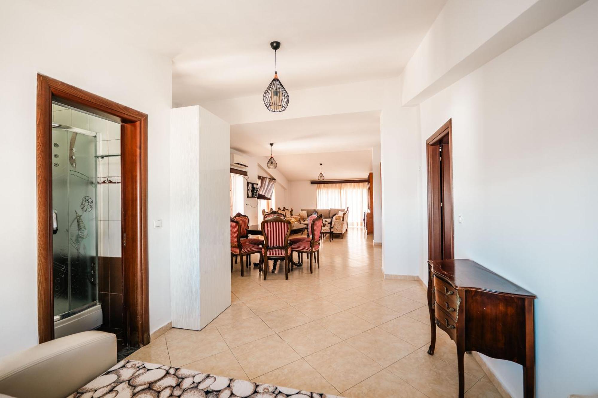 Alnes Hotel Sarande Exterior photo
