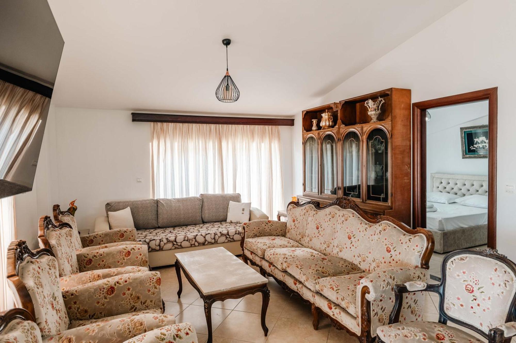 Alnes Hotel Sarande Exterior photo